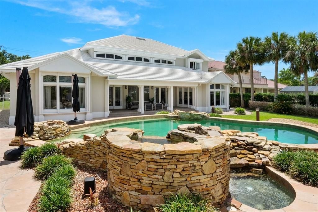 For Sale: $2,995,000 (5 beds, 3 baths, 5398 Square Feet)