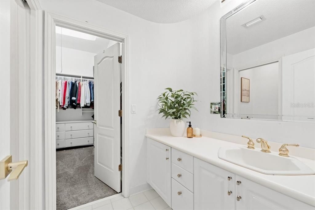 For Sale: $2,995,000 (5 beds, 3 baths, 5398 Square Feet)