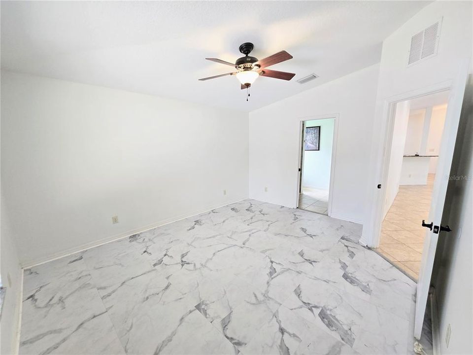 For Sale: $349,900 (3 beds, 2 baths, 1596 Square Feet)