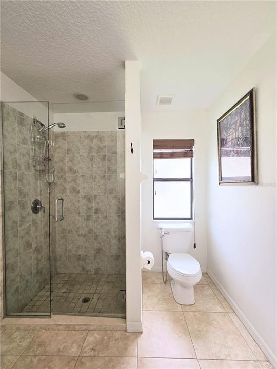 For Sale: $349,900 (3 beds, 2 baths, 1596 Square Feet)