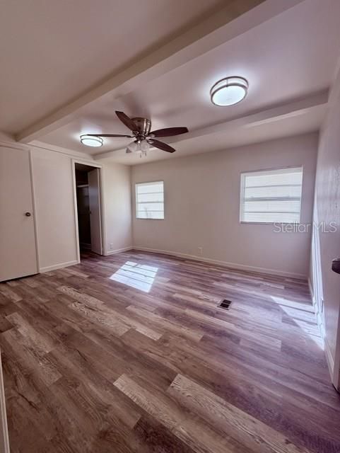 For Rent: $1,950 (4 beds, 2 baths, 2568 Square Feet)