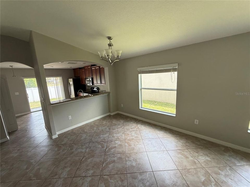 En Venta: $260,000 (3 camas, 2 baños, 1360 Pies cuadrados)