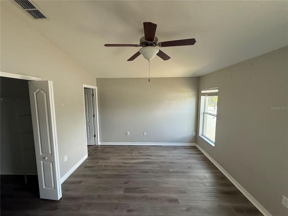 En Venta: $260,000 (3 camas, 2 baños, 1360 Pies cuadrados)