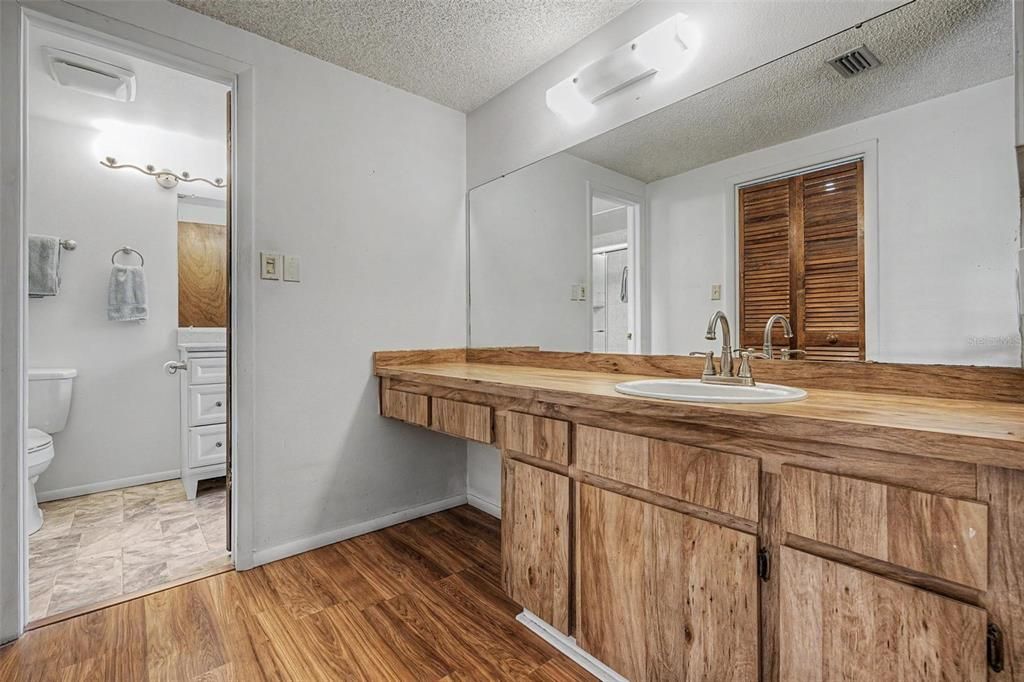 For Sale: $520,000 (4 beds, 2 baths, 2232 Square Feet)