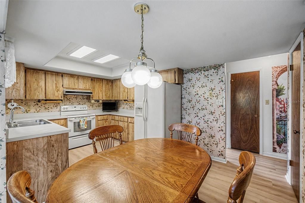 For Sale: $520,000 (4 beds, 2 baths, 2232 Square Feet)