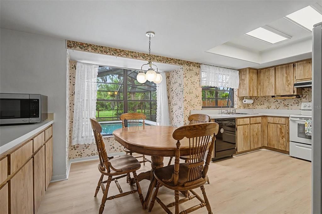 For Sale: $520,000 (4 beds, 2 baths, 2232 Square Feet)