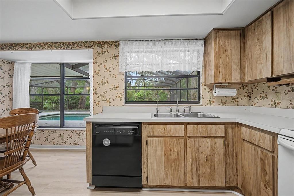 For Sale: $520,000 (4 beds, 2 baths, 2232 Square Feet)