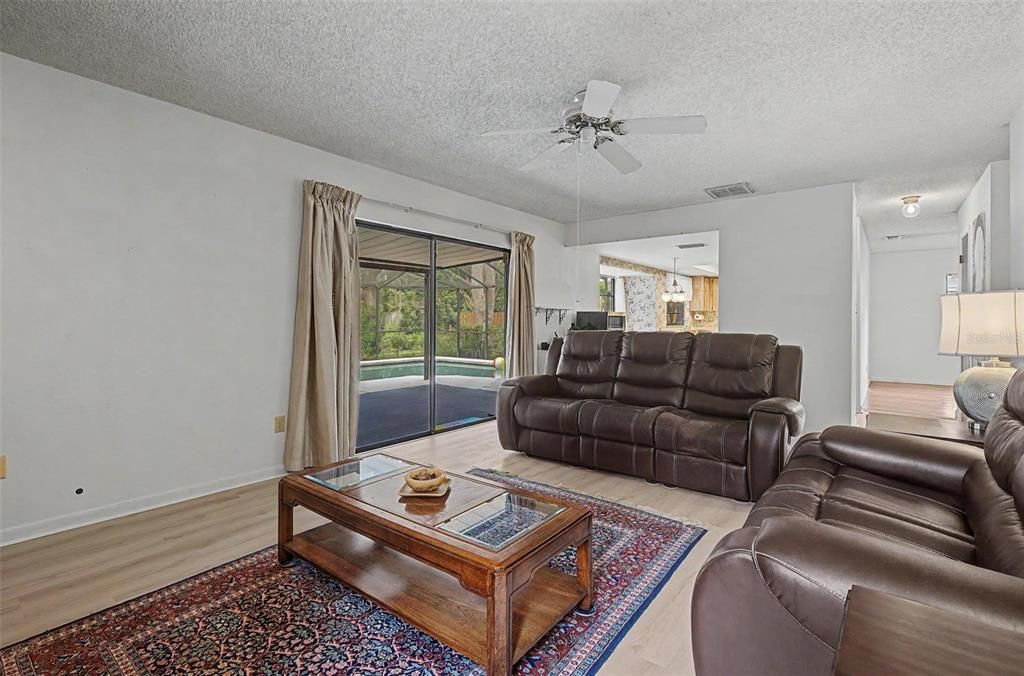 For Sale: $520,000 (4 beds, 2 baths, 2232 Square Feet)