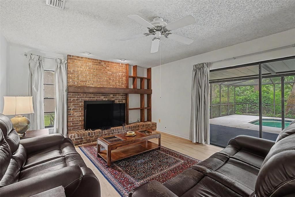 For Sale: $520,000 (4 beds, 2 baths, 2232 Square Feet)