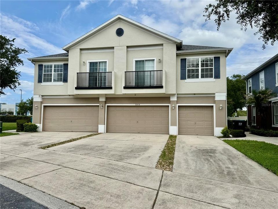 Active With Contract: $2,050 (2 beds, 2 baths, 1200 Square Feet)