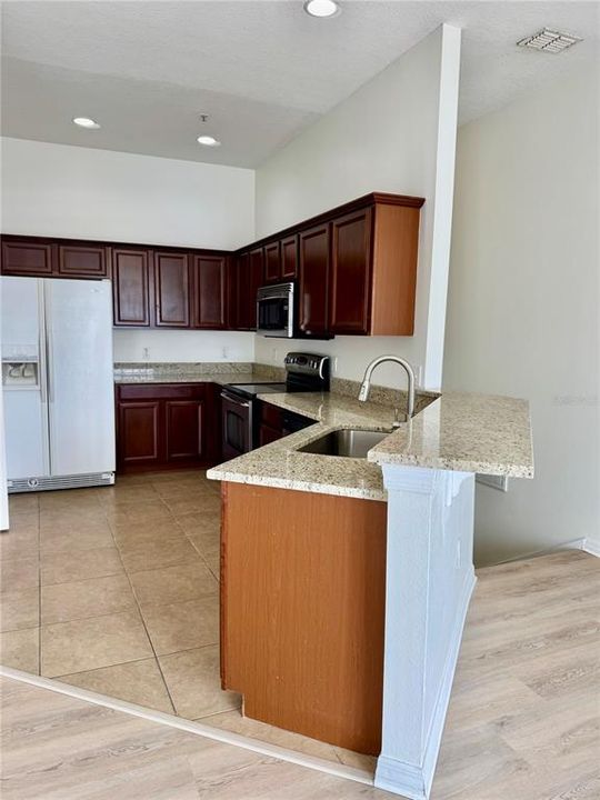 Active With Contract: $2,050 (2 beds, 2 baths, 1200 Square Feet)