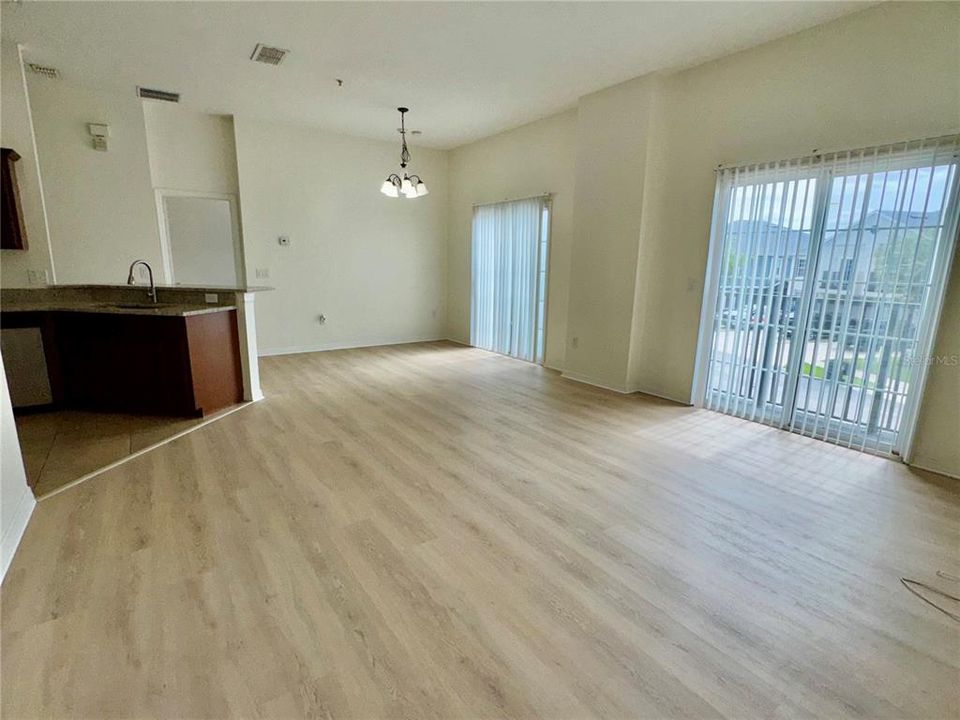 Active With Contract: $2,050 (2 beds, 2 baths, 1200 Square Feet)