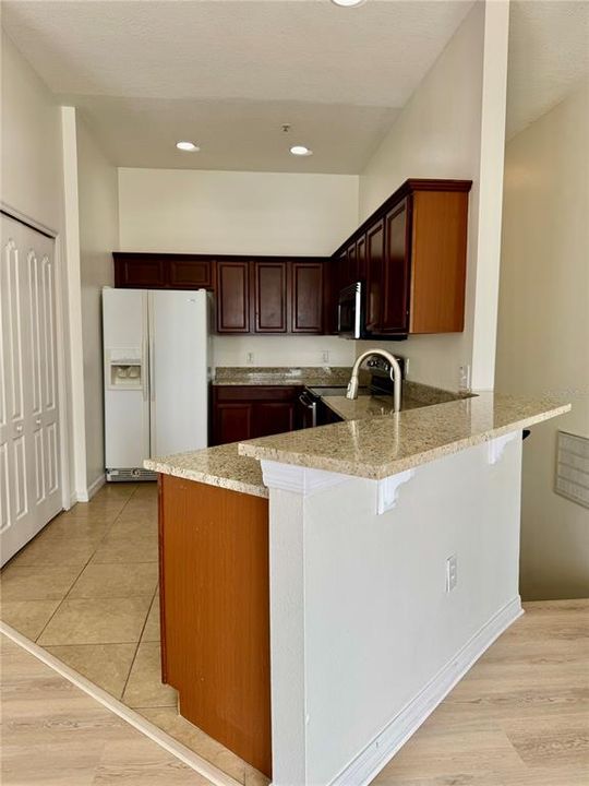 Active With Contract: $2,050 (2 beds, 2 baths, 1200 Square Feet)