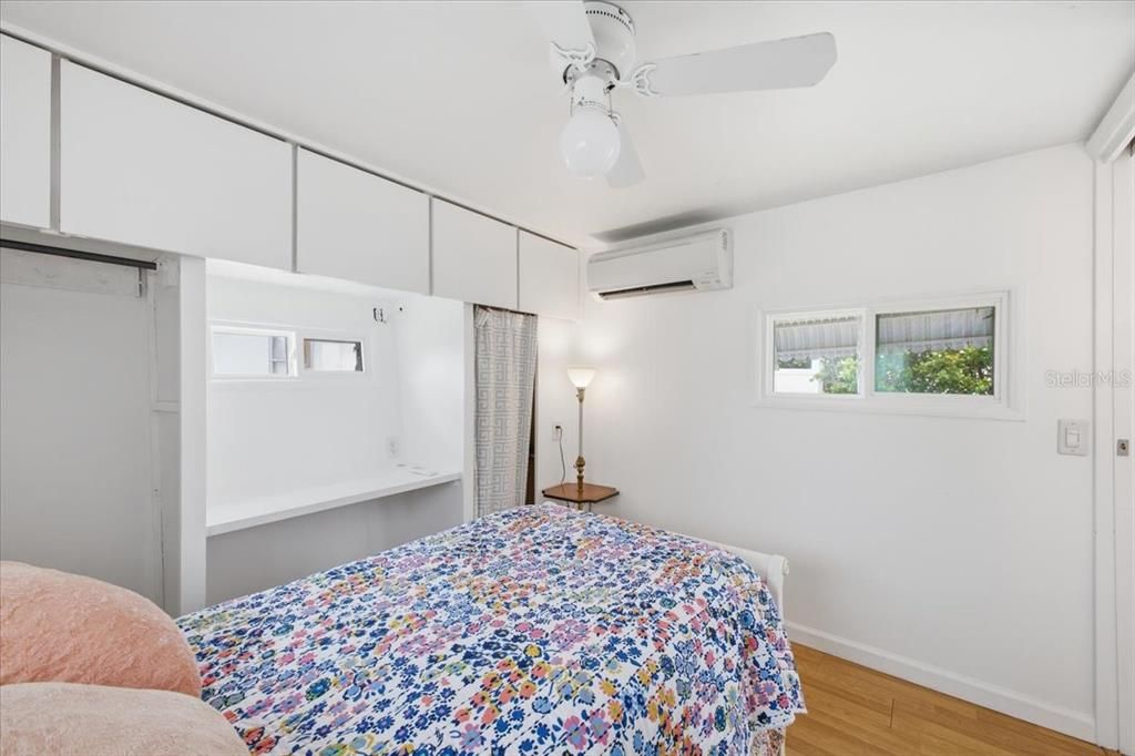 For Sale: $132,500 (2 beds, 1 baths, 660 Square Feet)