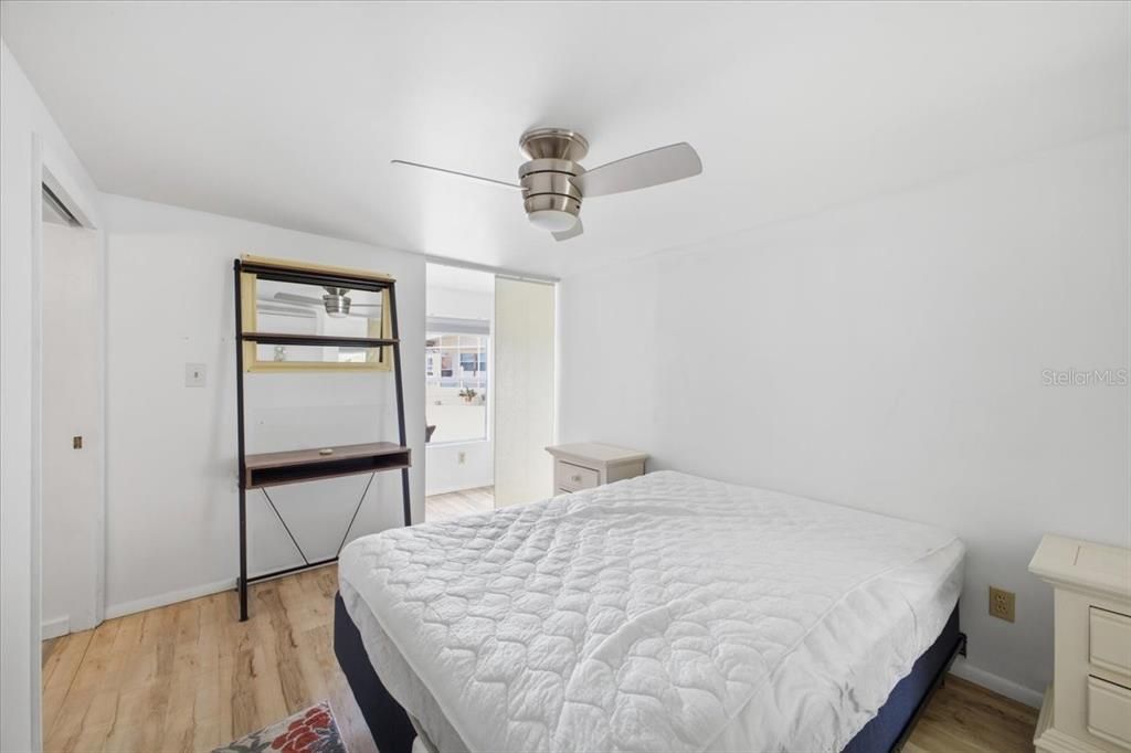 For Sale: $132,500 (2 beds, 1 baths, 660 Square Feet)