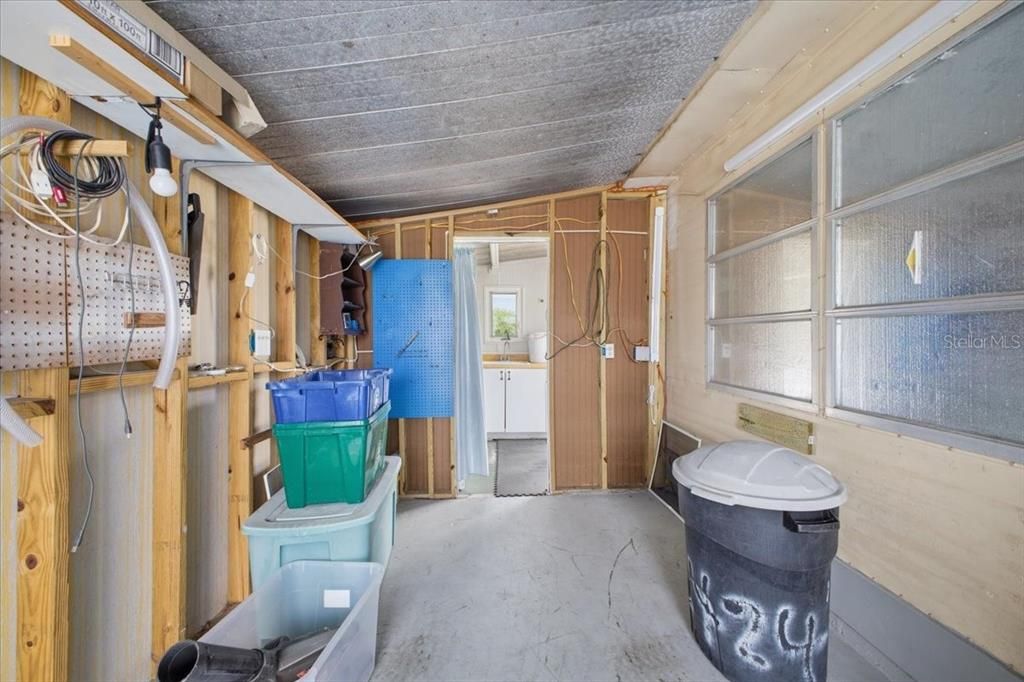 For Sale: $132,500 (2 beds, 1 baths, 660 Square Feet)
