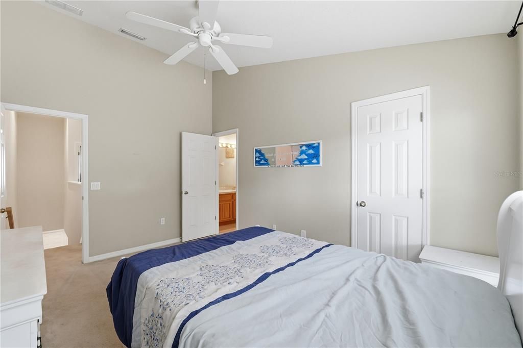 For Sale: $229,000 (2 beds, 2 baths, 1216 Square Feet)