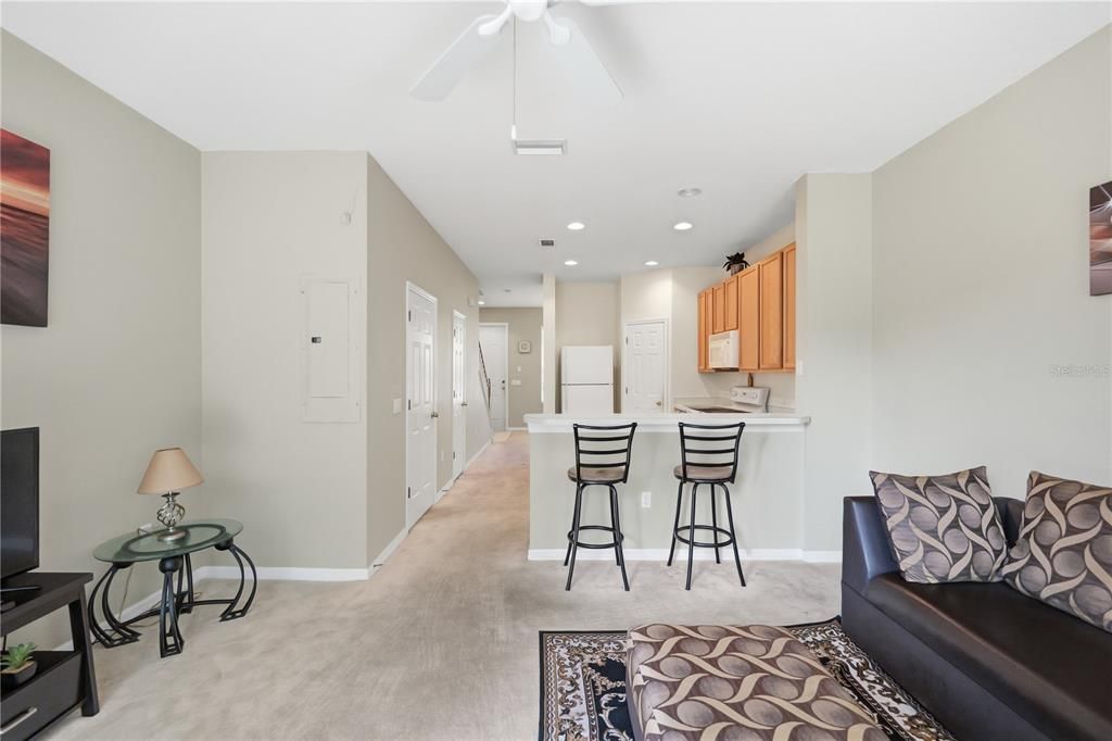 For Sale: $229,000 (2 beds, 2 baths, 1216 Square Feet)