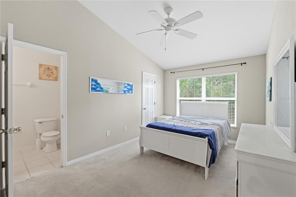 For Sale: $229,000 (2 beds, 2 baths, 1216 Square Feet)