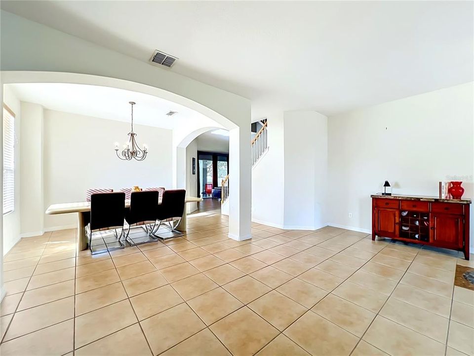 En Venta: $540,000 (4 camas, 2 baños, 2984 Pies cuadrados)