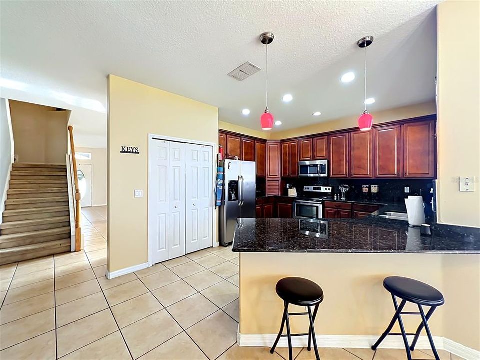 En Venta: $540,000 (4 camas, 2 baños, 2984 Pies cuadrados)