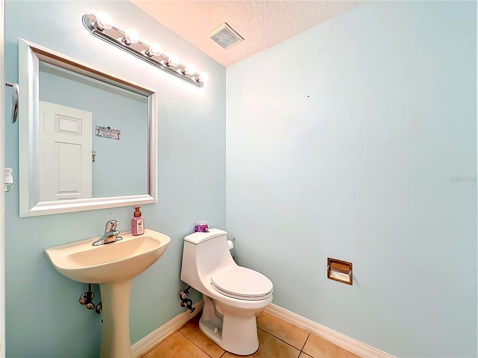 En Venta: $540,000 (4 camas, 2 baños, 2984 Pies cuadrados)