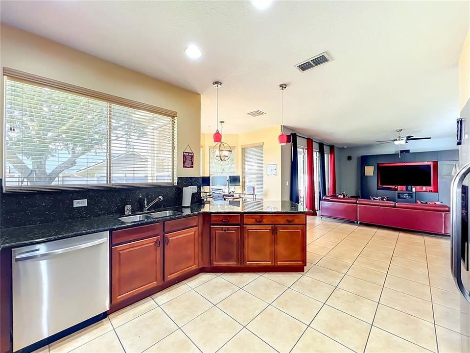 En Venta: $540,000 (4 camas, 2 baños, 2984 Pies cuadrados)