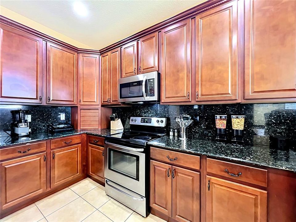 En Venta: $540,000 (4 camas, 2 baños, 2984 Pies cuadrados)