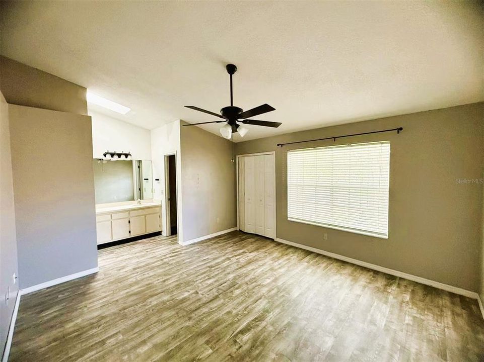 Active With Contract: $1,850 (2 beds, 2 baths, 1260 Square Feet)