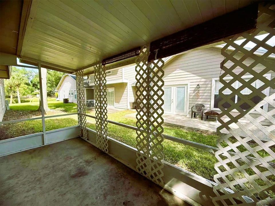 Active With Contract: $1,850 (2 beds, 2 baths, 1260 Square Feet)