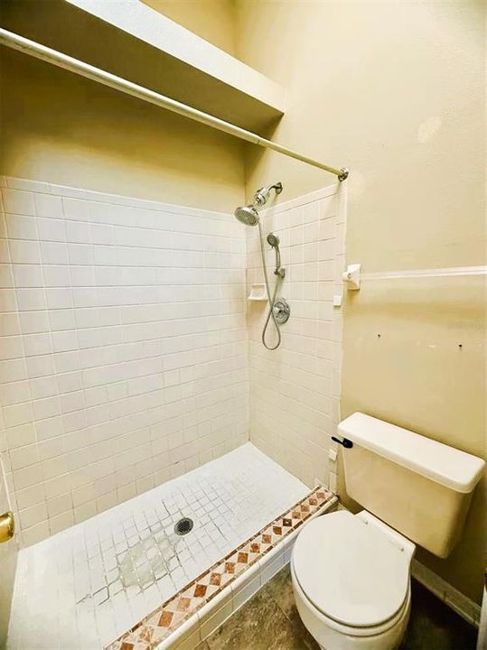 Active With Contract: $1,850 (2 beds, 2 baths, 1260 Square Feet)