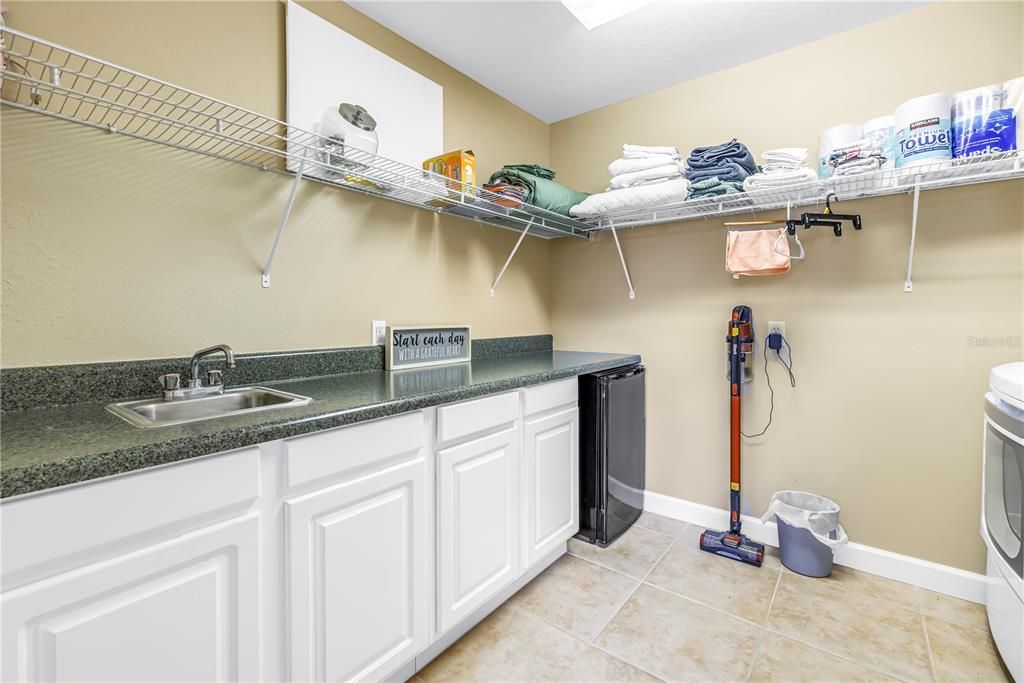 For Sale: $385,000 (2 beds, 2 baths, 1577 Square Feet)