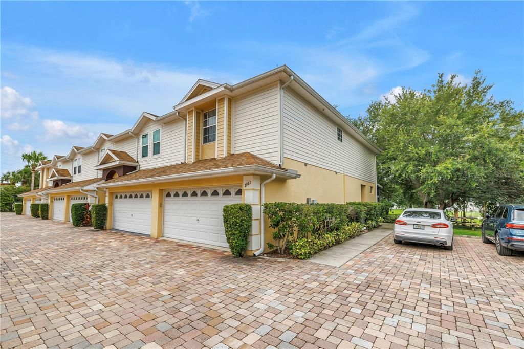 For Sale: $385,000 (2 beds, 2 baths, 1577 Square Feet)