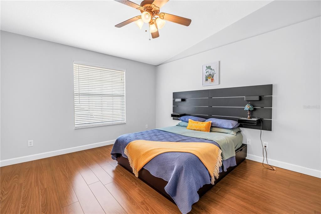 For Sale: $385,000 (2 beds, 2 baths, 1577 Square Feet)