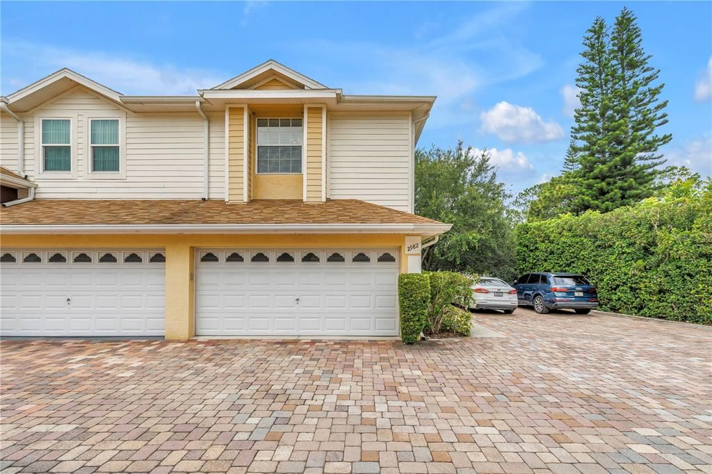 For Sale: $385,000 (2 beds, 2 baths, 1577 Square Feet)