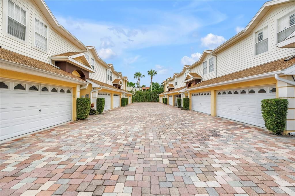 For Sale: $385,000 (2 beds, 2 baths, 1577 Square Feet)