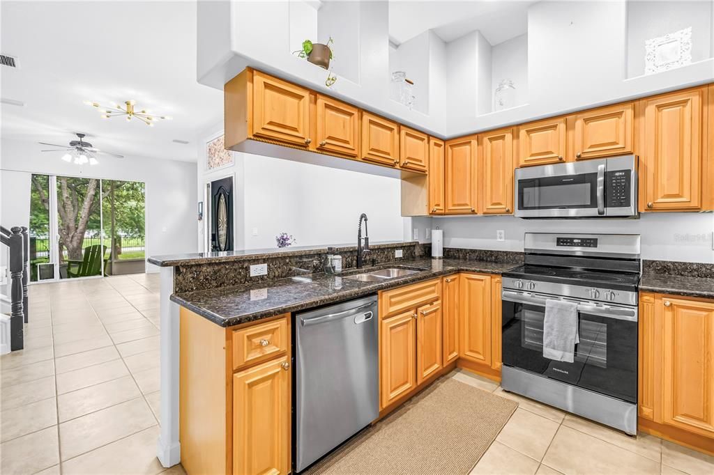 For Sale: $385,000 (2 beds, 2 baths, 1577 Square Feet)