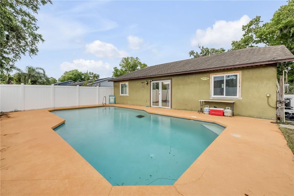 For Sale: $270,000 (3 beds, 2 baths, 1224 Square Feet)