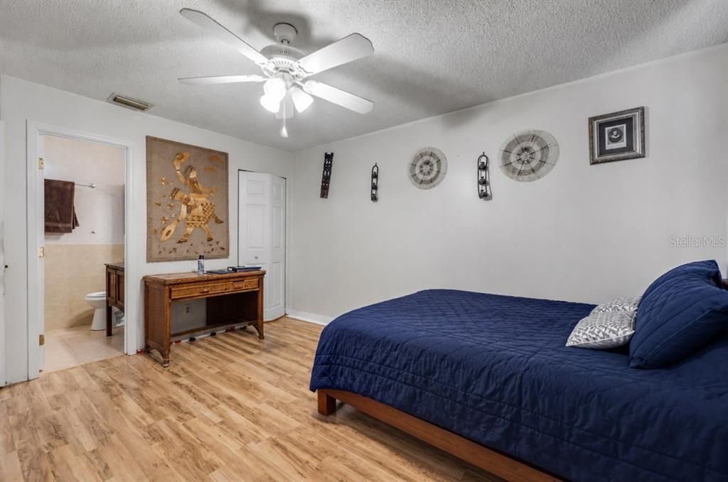For Sale: $270,000 (3 beds, 2 baths, 1224 Square Feet)
