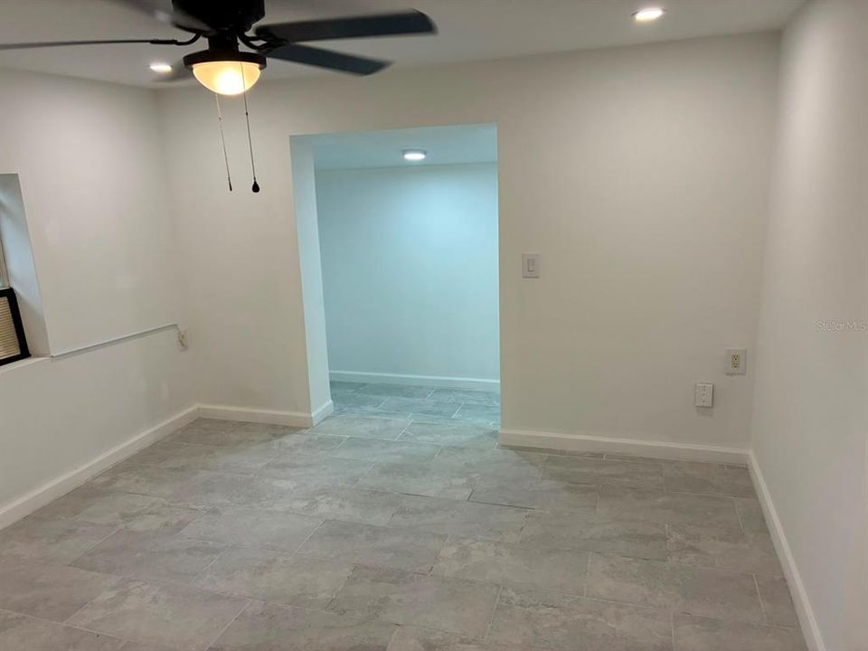 For Sale: $114,000 (2 beds, 1 baths, 636 Square Feet)