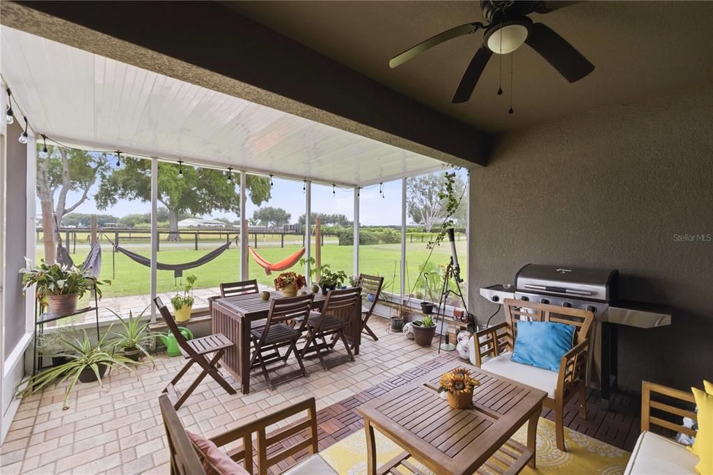 En Venta: $304,999 (3 camas, 2 baños, 1956 Pies cuadrados)