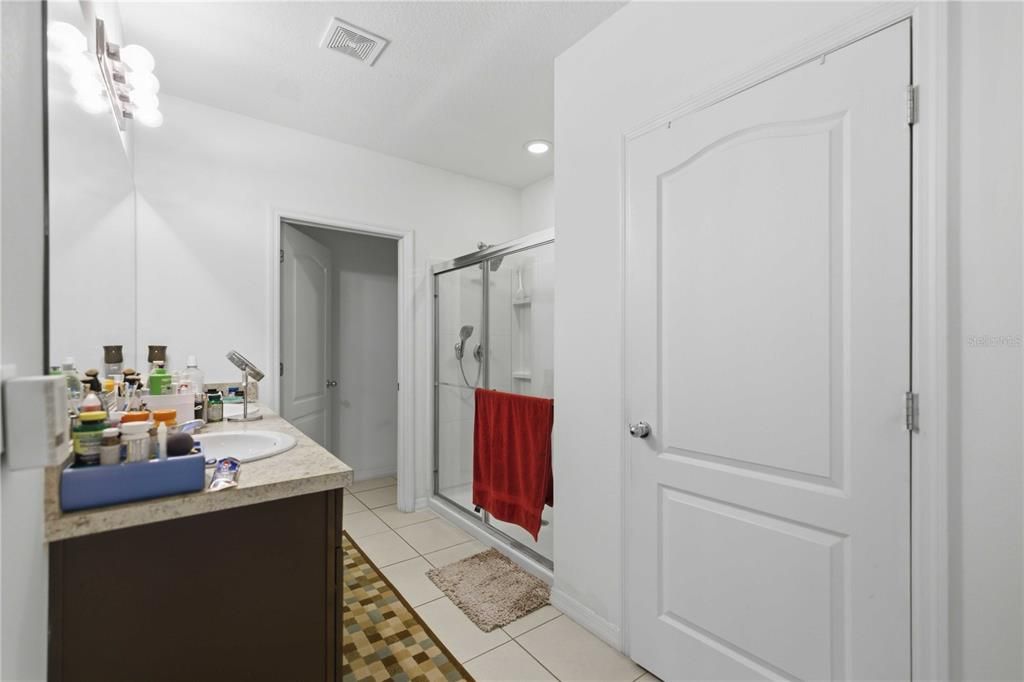 En Venta: $304,999 (3 camas, 2 baños, 1956 Pies cuadrados)