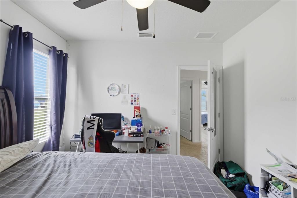 En Venta: $304,999 (3 camas, 2 baños, 1956 Pies cuadrados)