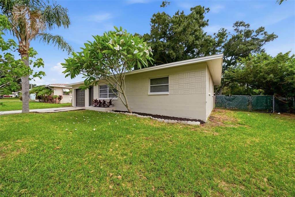 En Venta: $329,900 (2 camas, 1 baños, 900 Pies cuadrados)