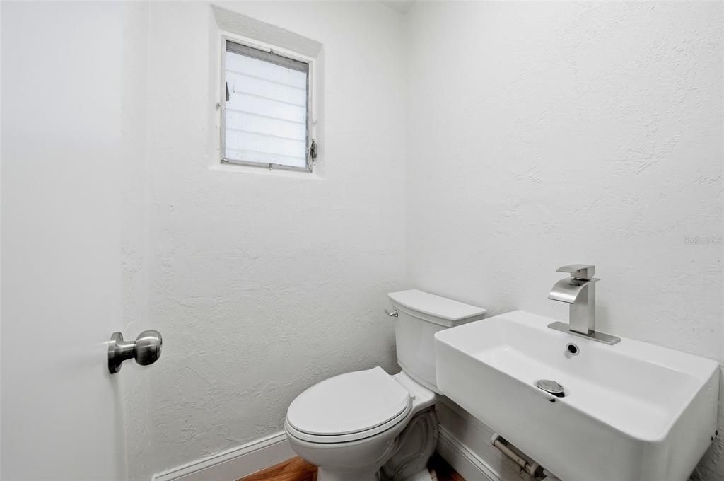 En Venta: $329,900 (2 camas, 1 baños, 900 Pies cuadrados)