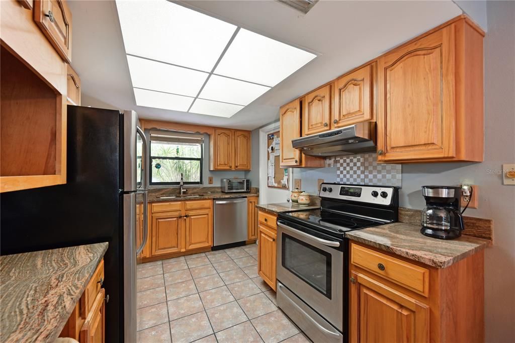 For Sale: $324,900 (3 beds, 2 baths, 1128 Square Feet)