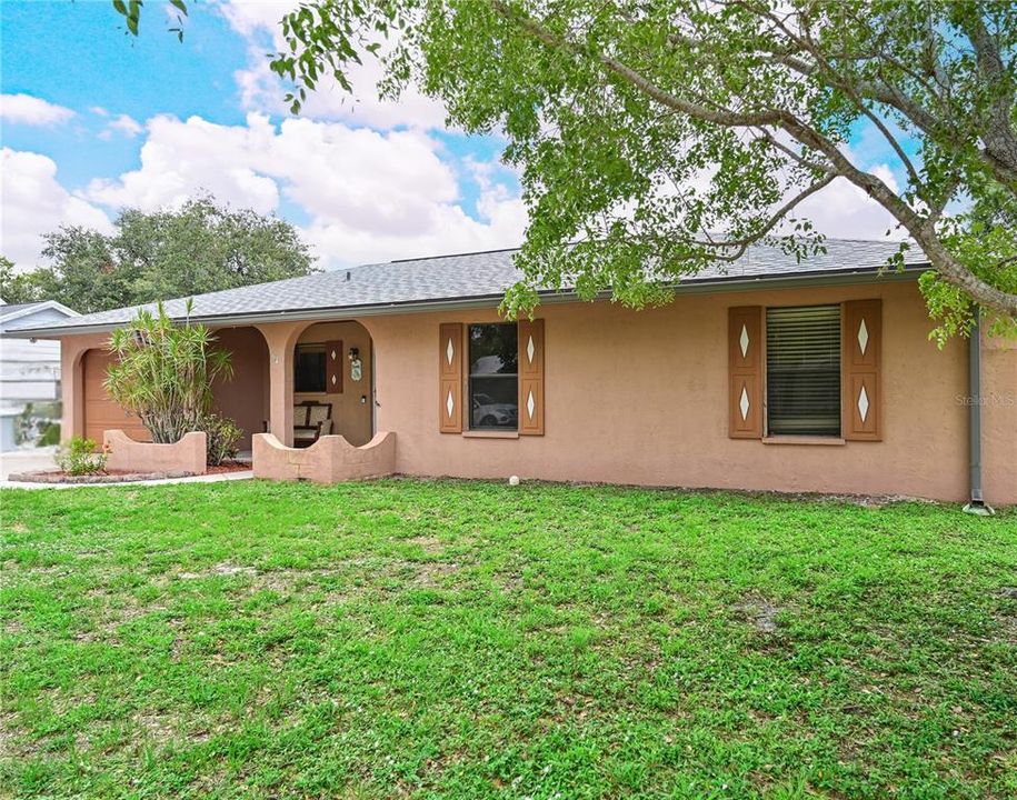 For Sale: $324,900 (3 beds, 2 baths, 1128 Square Feet)