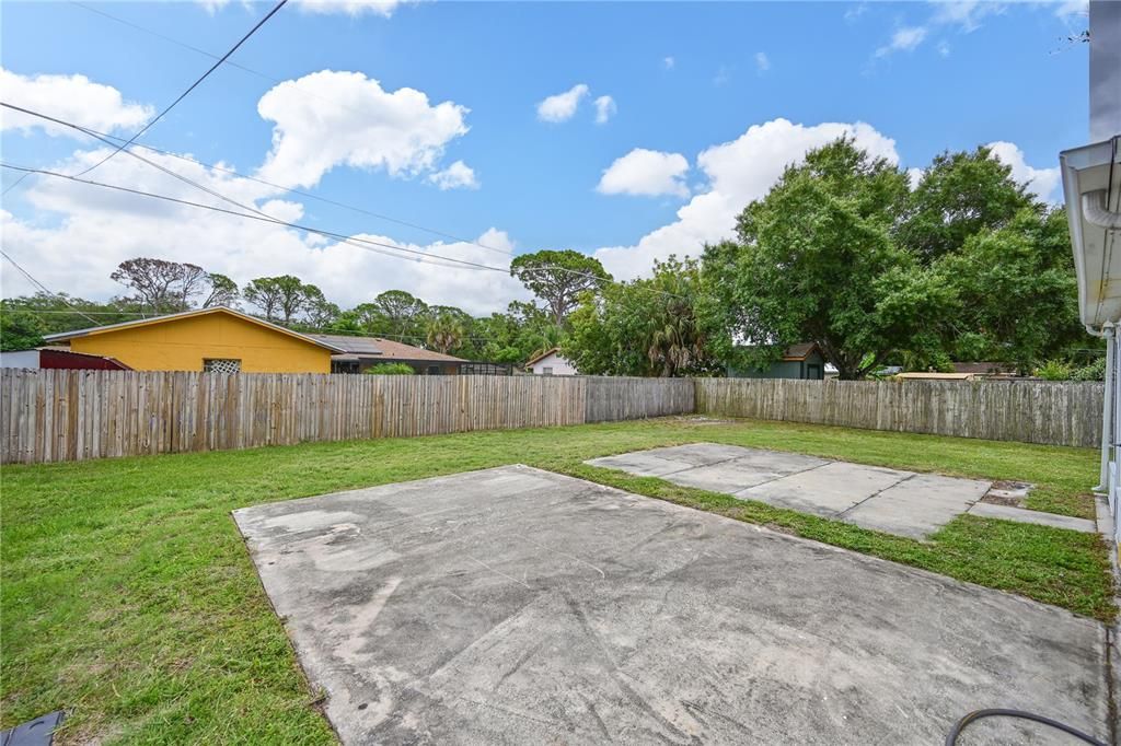 For Sale: $324,900 (3 beds, 2 baths, 1128 Square Feet)