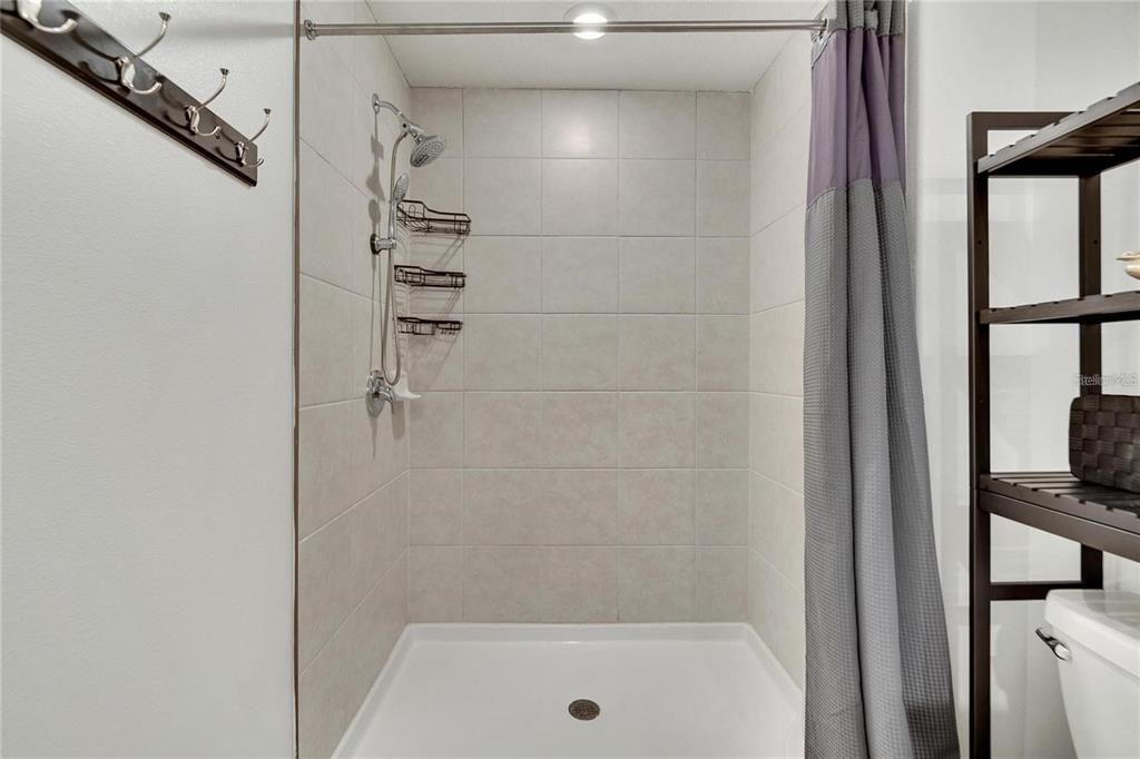 В аренду: $2,200 (3 спален, 2 ванн, 1701 Квадратных фут)