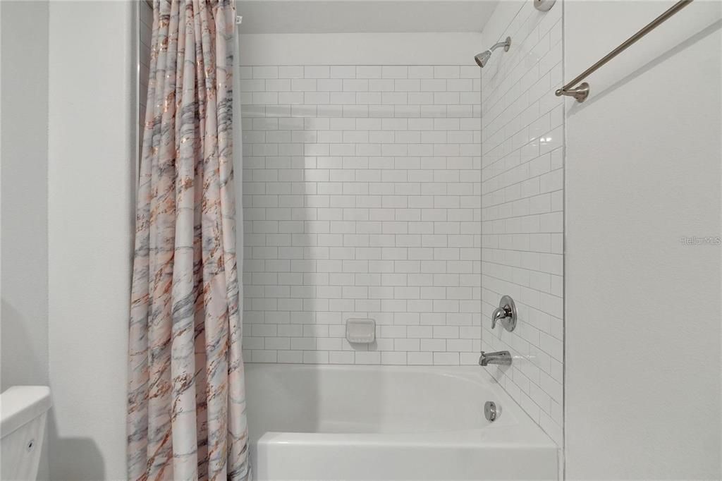 В аренду: $2,200 (3 спален, 2 ванн, 1701 Квадратных фут)